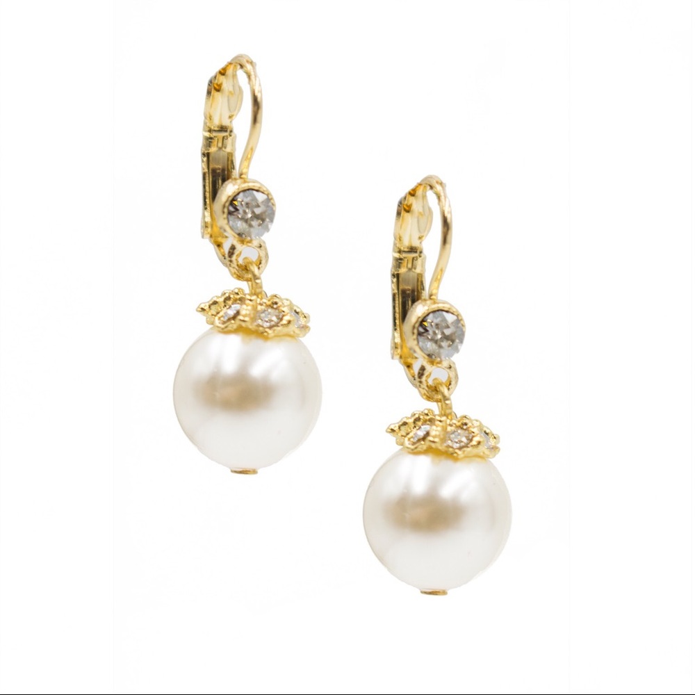 Pearl seasonal whisper earrings